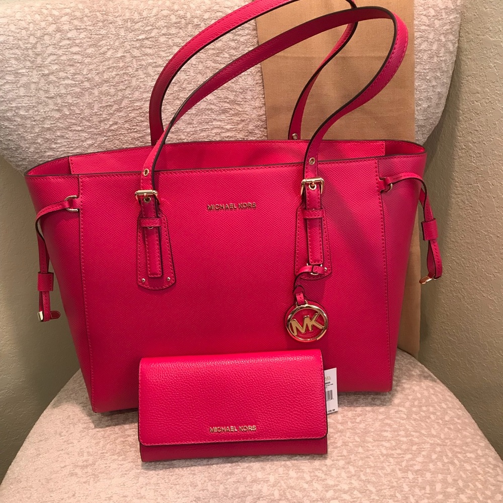 IN USE FOR SUMMER Michael Kors Voyager leather - Picture 8 of 8